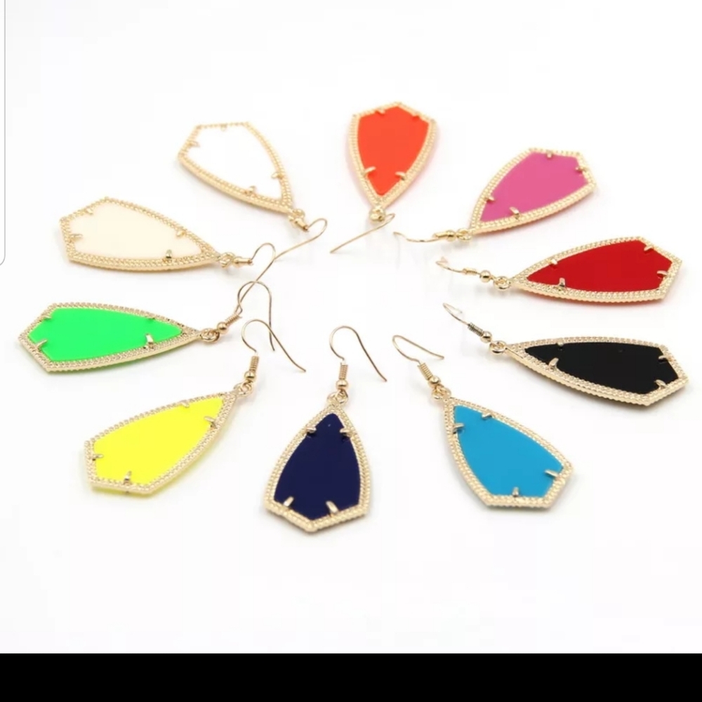 Chandelier Earrings Drop Down and Fun - Picture 4 of 8